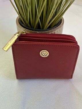 Anne Klein Small Bi-fold Burgundy Faux Textured Leather 4.25”x3.5” Wallet NWOT